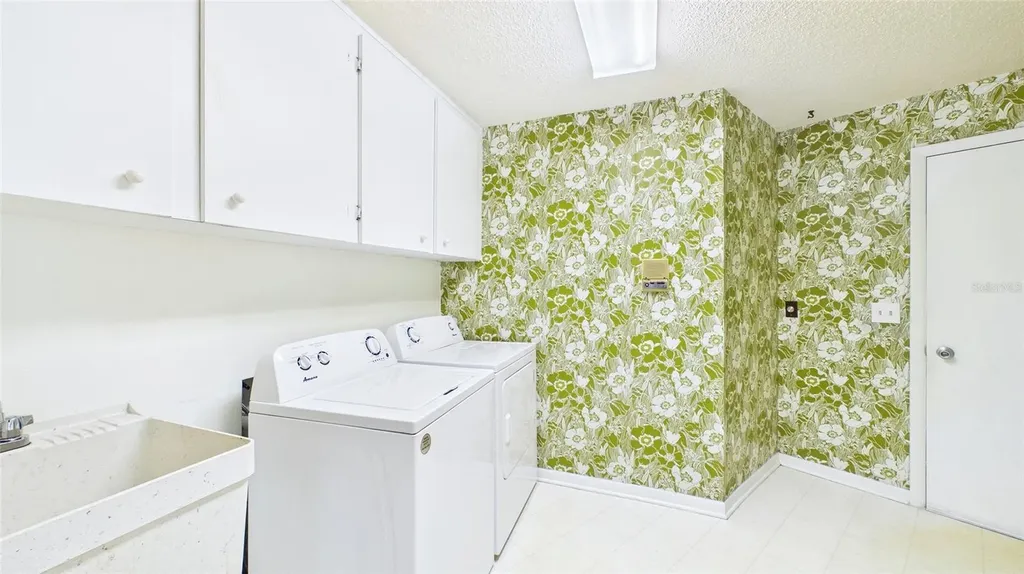 1116 N Riverhills Drive Temple Terrace FL 33617