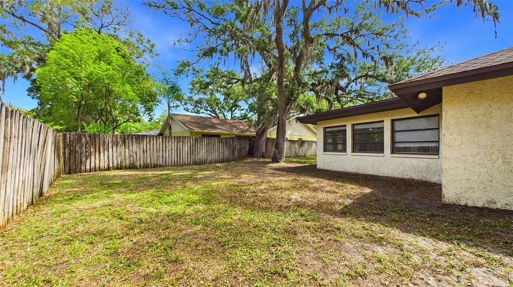 1116 N Riverhills Drive Temple Terrace FL 33617
