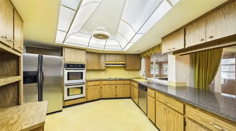 1116 N Riverhills Drive Temple Terrace FL 33617