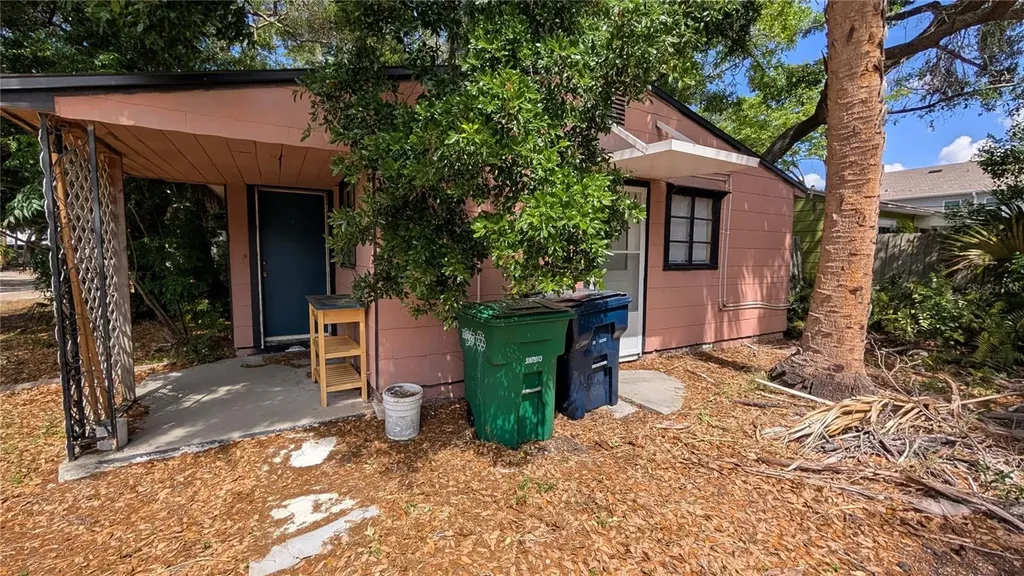 2801 W Cleveland Street Tampa FL 33609