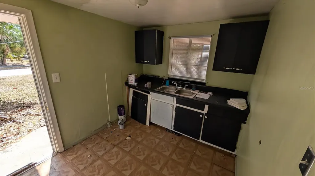 2801 W Cleveland Street Tampa FL 33609