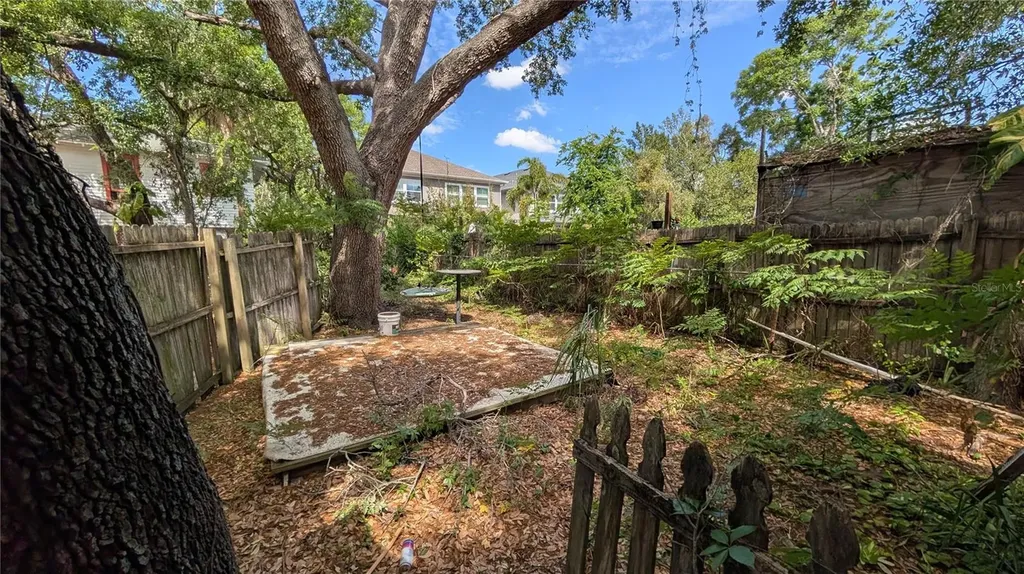 2801 W Cleveland Street Tampa FL 33609