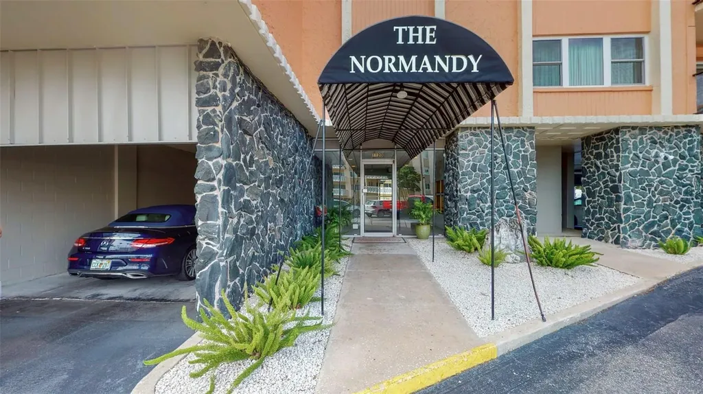 1120 N Shore Drive NE St Petersburg FL 33701