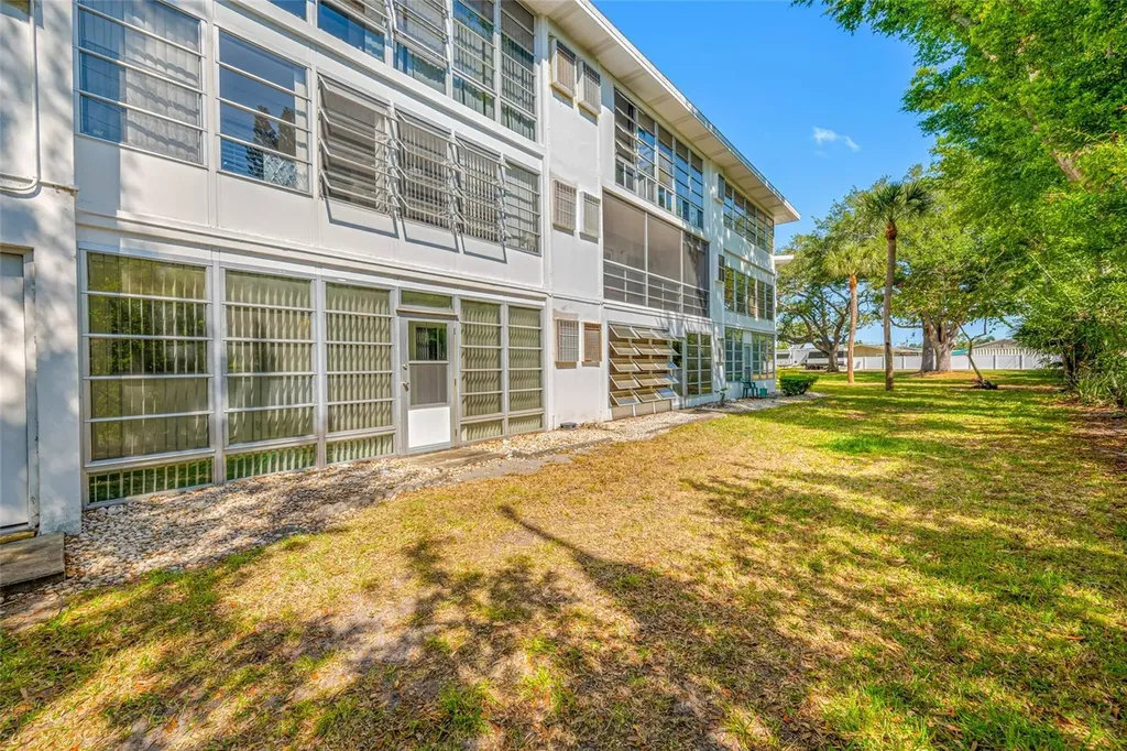 8533 110th Street Seminole FL 33772