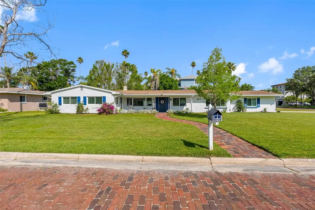 1794 Santa Barbara Drive Dunedin FL 34698