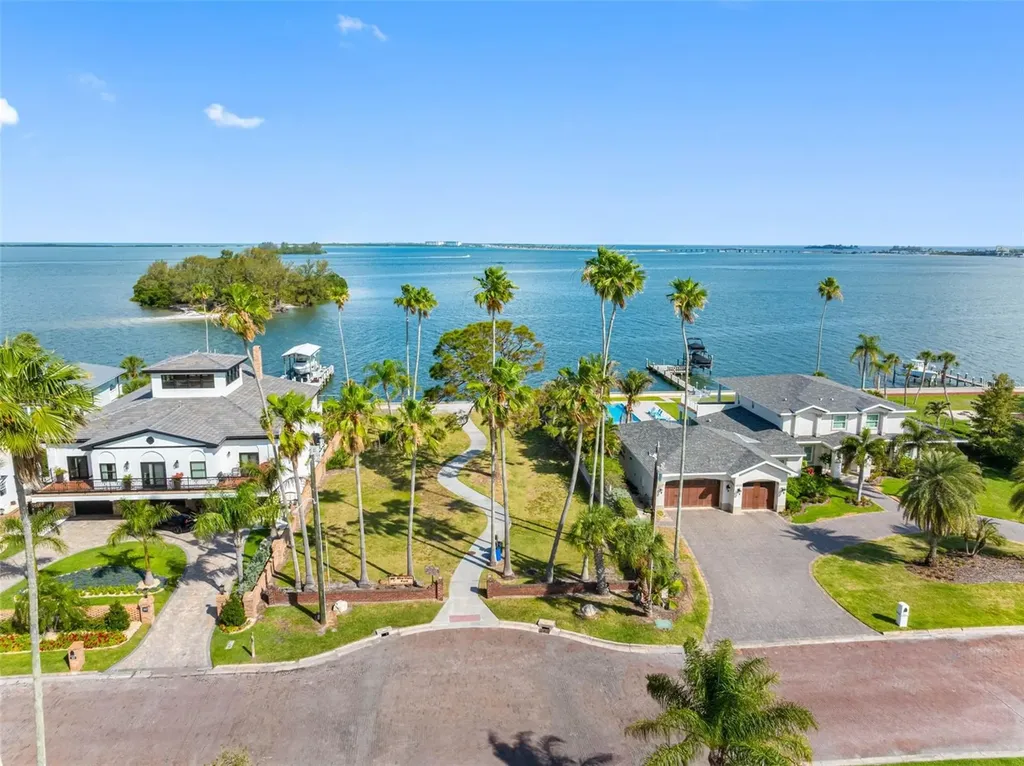 1794 Santa Barbara Drive Dunedin FL 34698