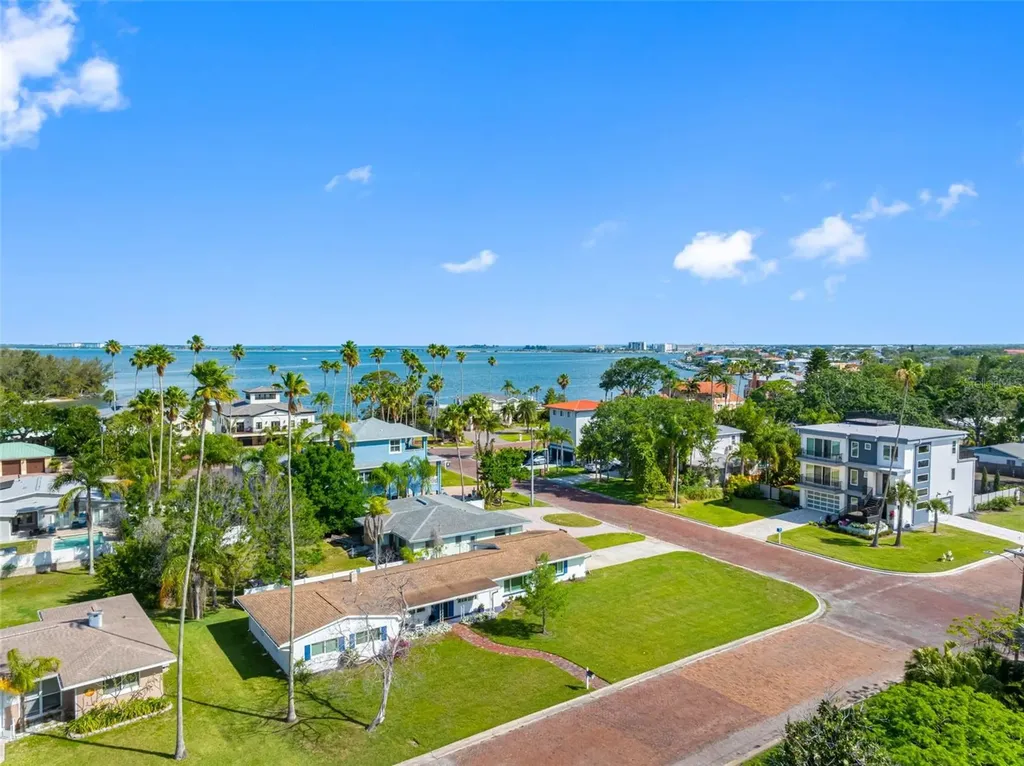 1794 Santa Barbara Drive Dunedin FL 34698
