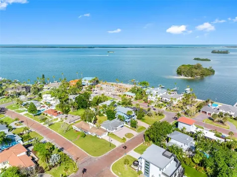 1794 Santa Barbara Drive Dunedin FL 34698