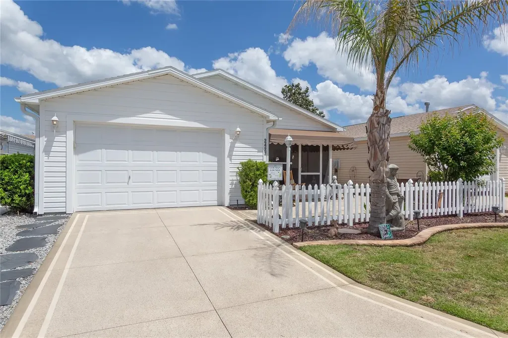 2427 Southern Oak Street The Villages FL 32162