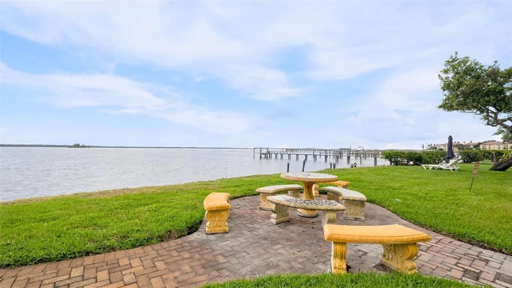 1101 Victoria Drive Dunedin FL 34698
