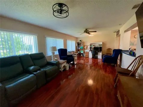 10035 Mainlands Boulevard N Pinellas Park FL 33782