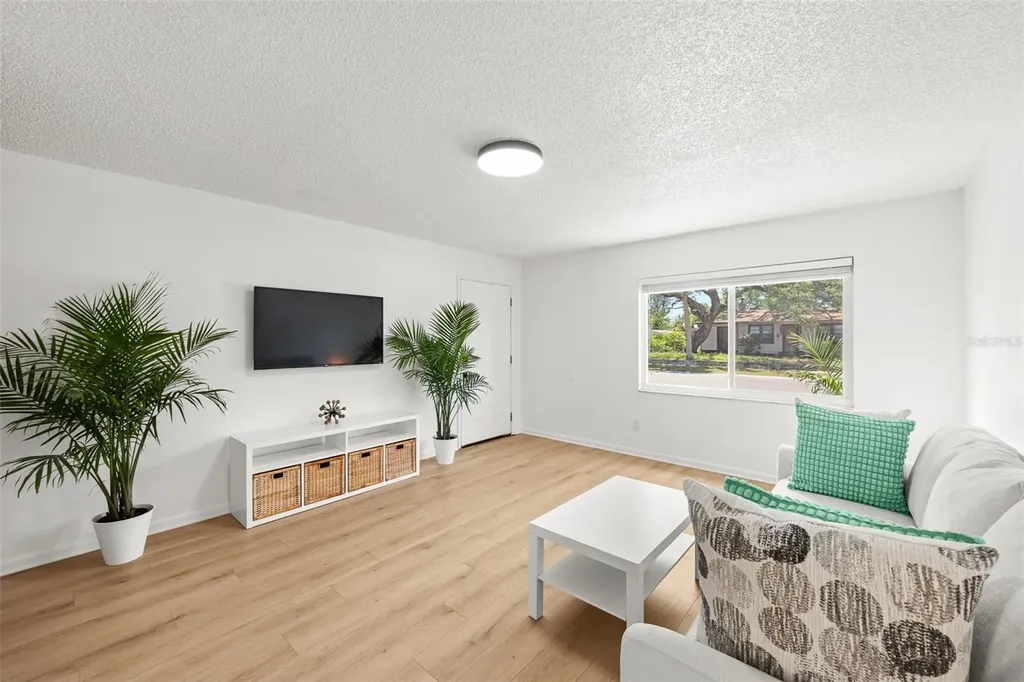 3761 21st Avenue S St Petersburg FL 33711