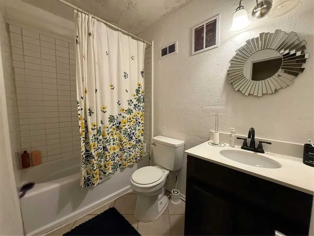 1610 NE 19th Place Gainesville FL 32609