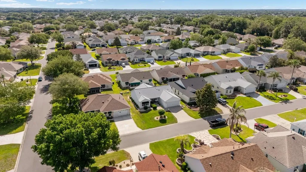 17637 SE 80th Altamaha Court The Villages FL 32162