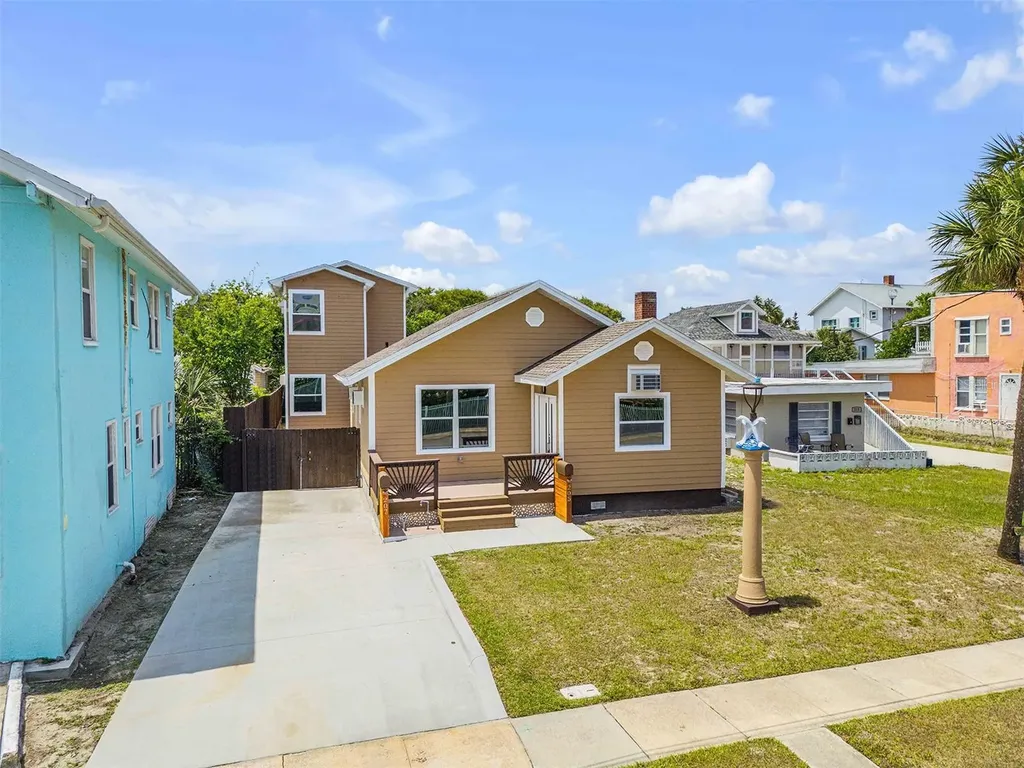 205 N Wild Olive Avenue Daytona Beach FL 32118