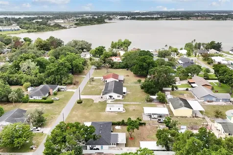825 NW Avenue Y Avenue NW Winter Haven FL 33881