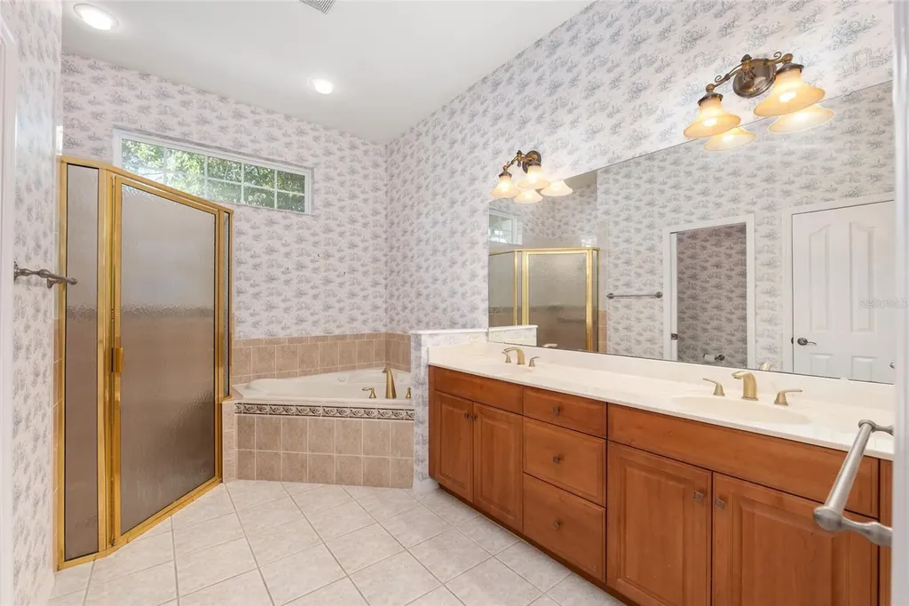 8476 SW 10th Road Gainesville FL 32607