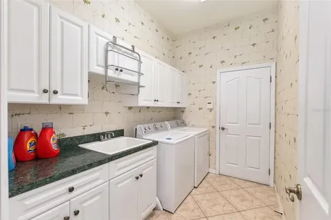 8476 SW 10th Road Gainesville FL 32607