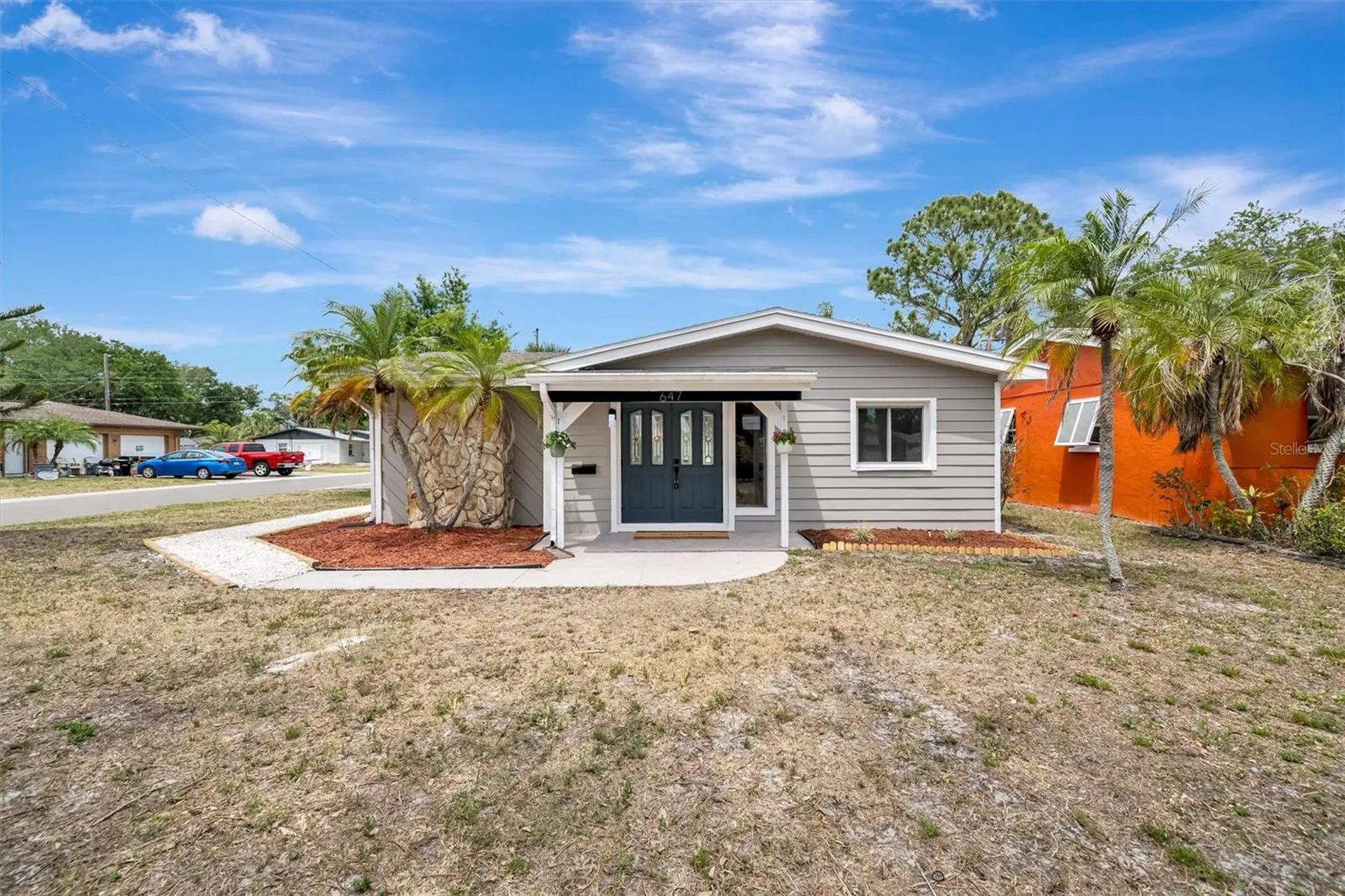 647 74th Avenue N St Petersburg FL 33702