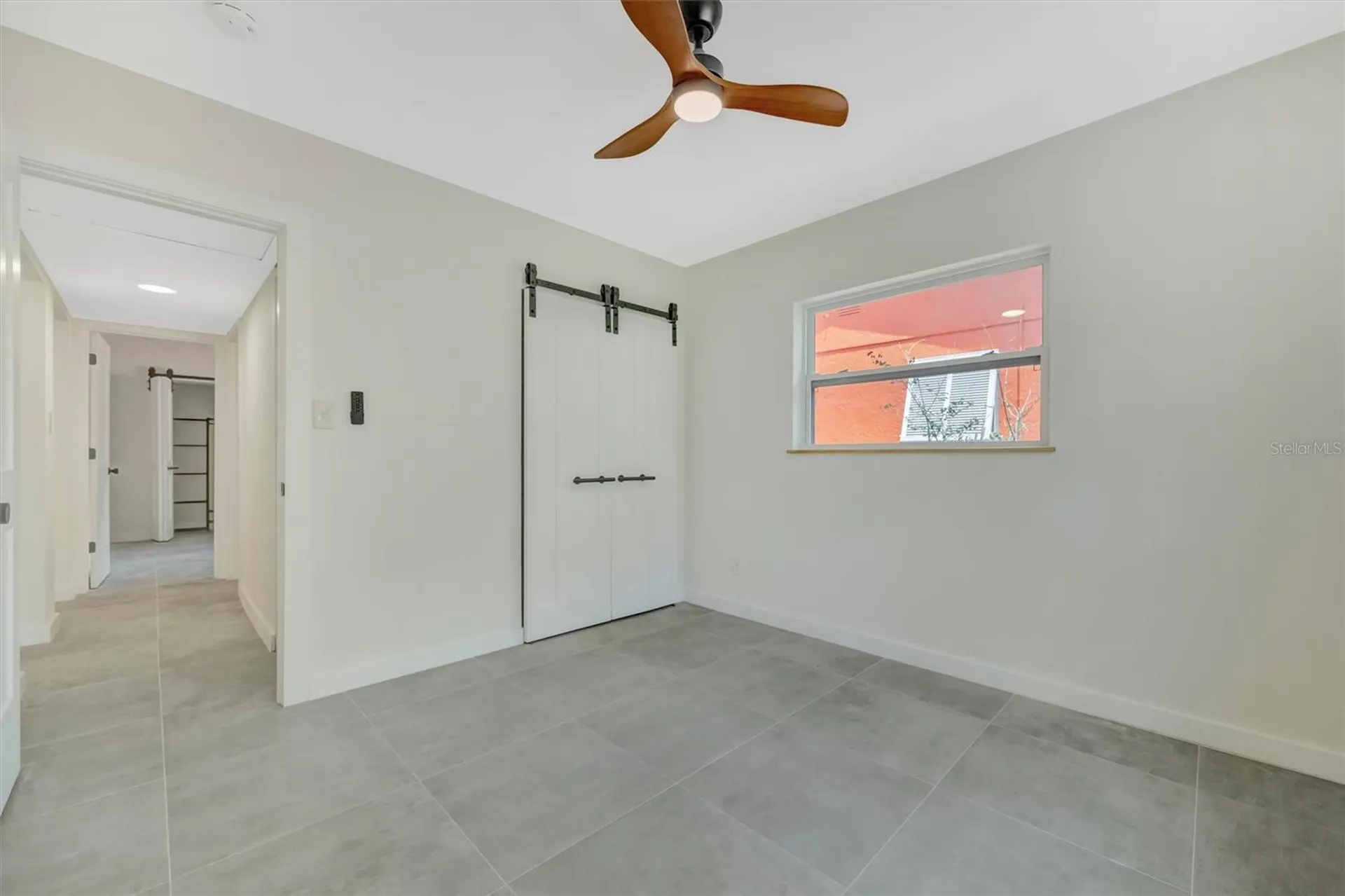 647 74th Avenue N St Petersburg FL 33702