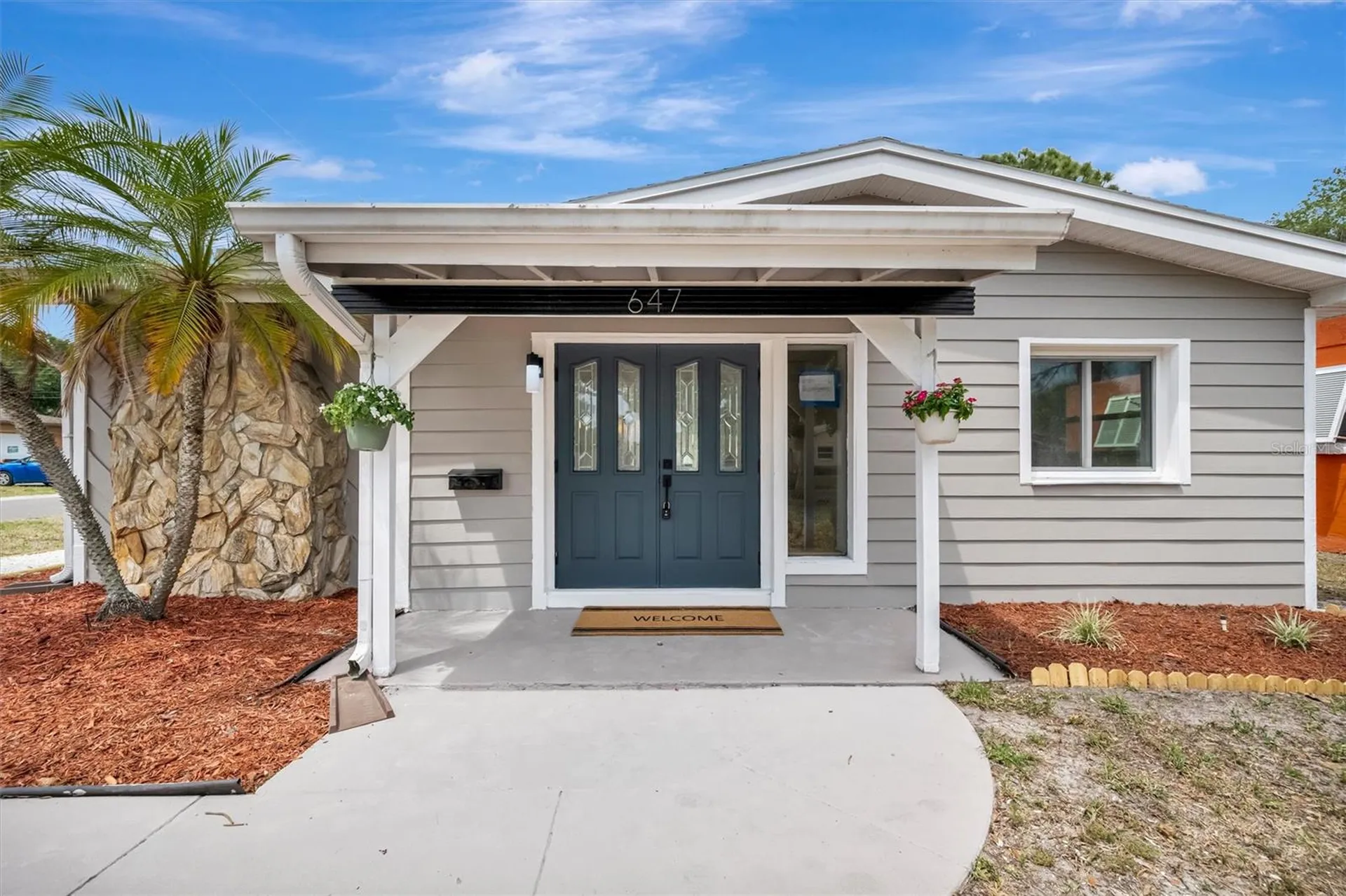 647 74th Avenue N St Petersburg FL 33702