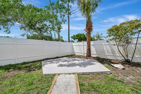 647 74th Avenue N St Petersburg FL 33702