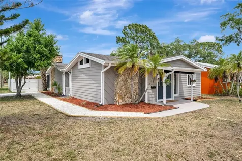 647 74th Avenue N St Petersburg FL 33702
