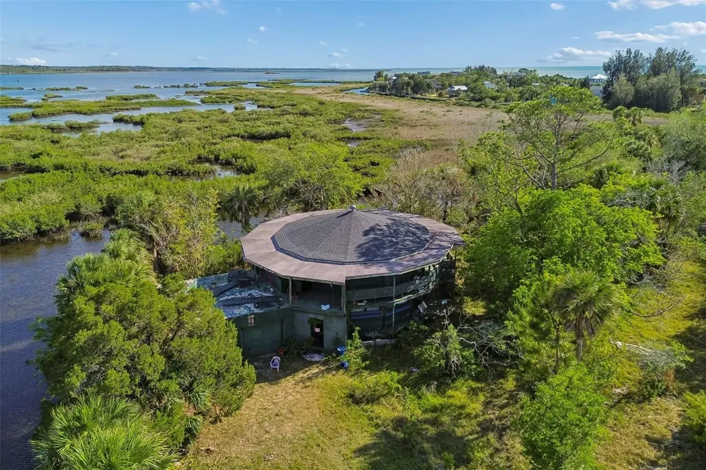 10501 Pine Island Drive Weeki Wachee FL 34607