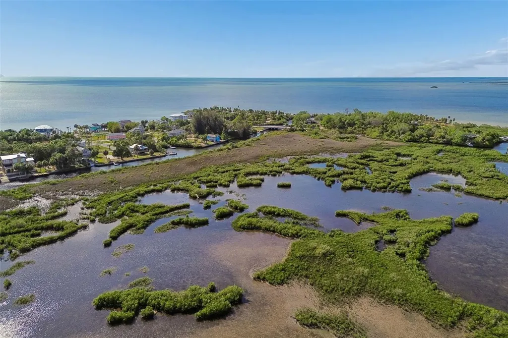 10501 Pine Island Drive Weeki Wachee FL 34607