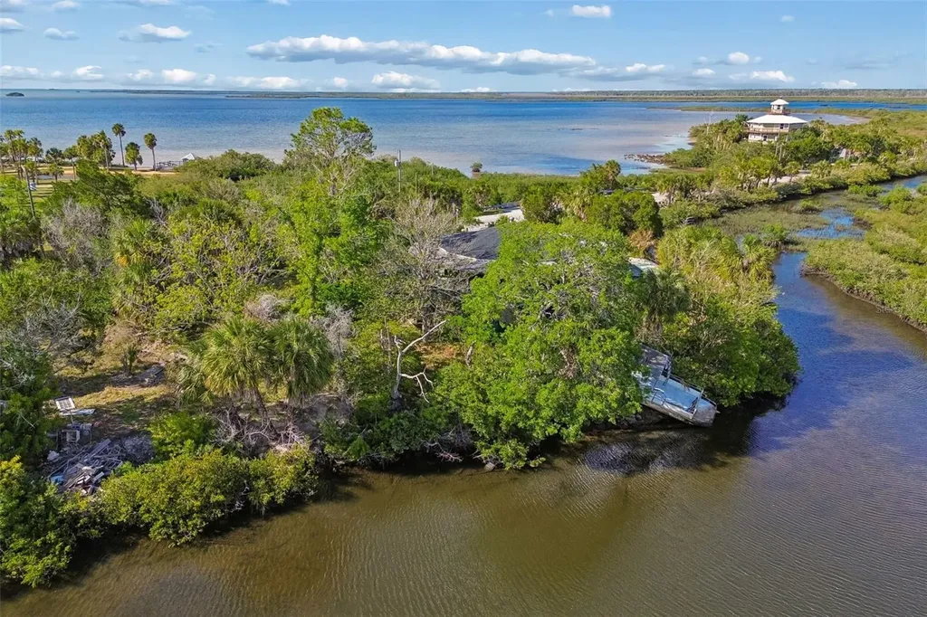 10501 Pine Island Drive Weeki Wachee FL 34607