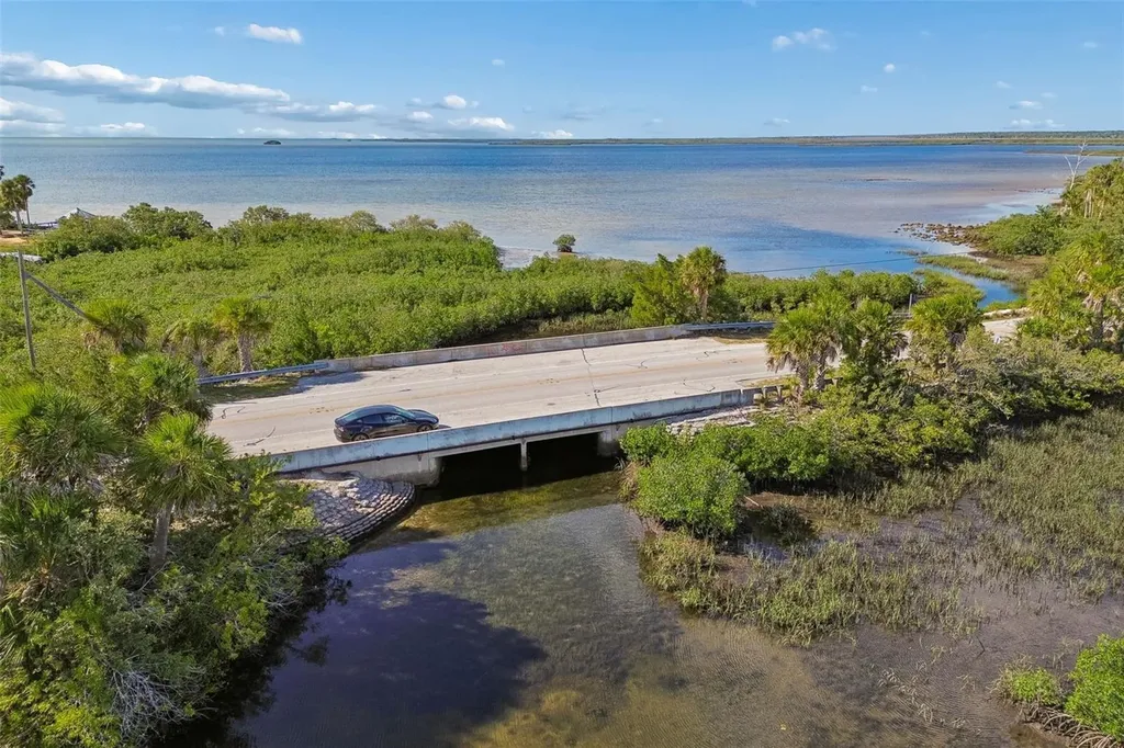 10501 Pine Island Drive Weeki Wachee FL 34607