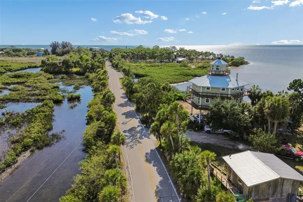 10501 Pine Island Drive Weeki Wachee FL 34607