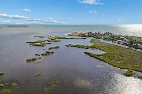 10501 Pine Island Drive Weeki Wachee FL 34607