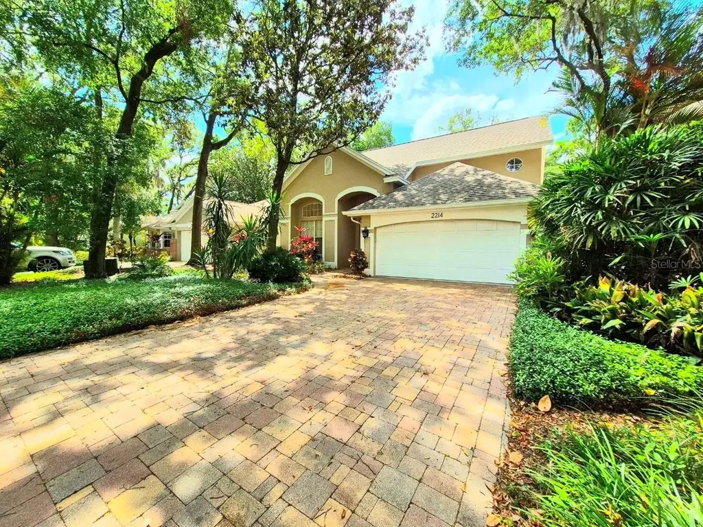 2214 Green Oaks Lane Tampa FL 33612
