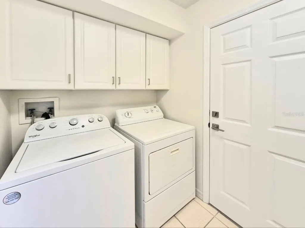 2214 Green Oaks Lane Tampa FL 33612