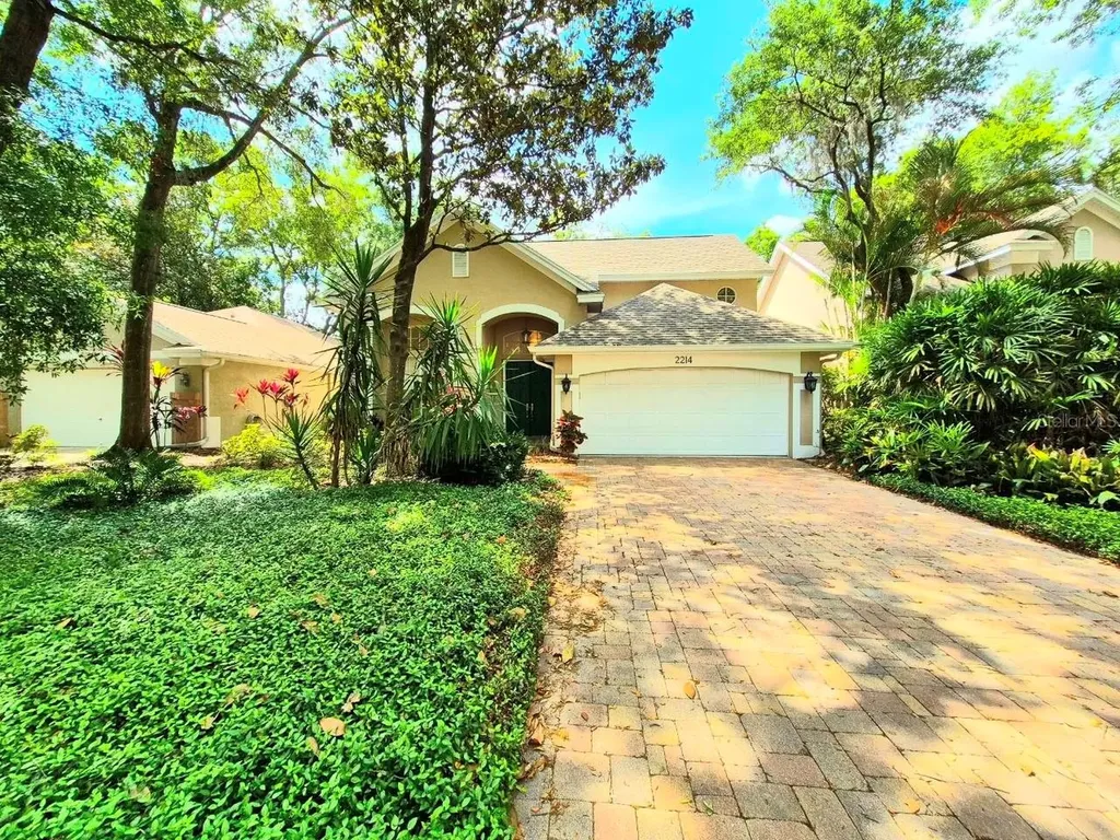 2214 Green Oaks Lane Tampa FL 33612