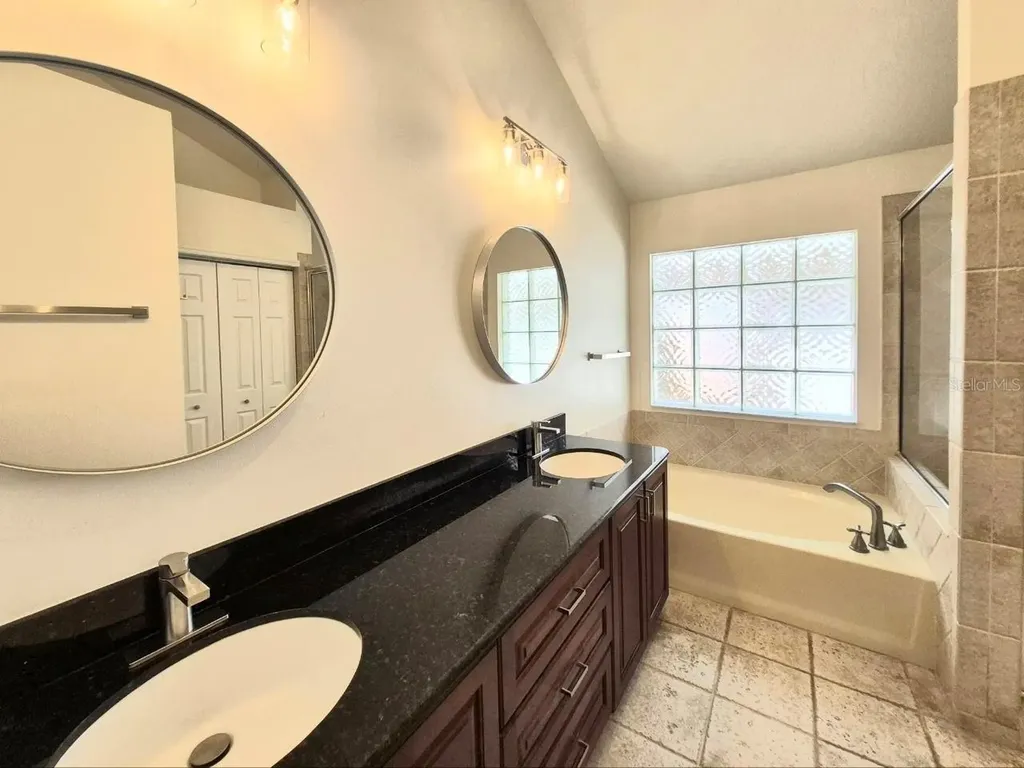 2214 Green Oaks Lane Tampa FL 33612