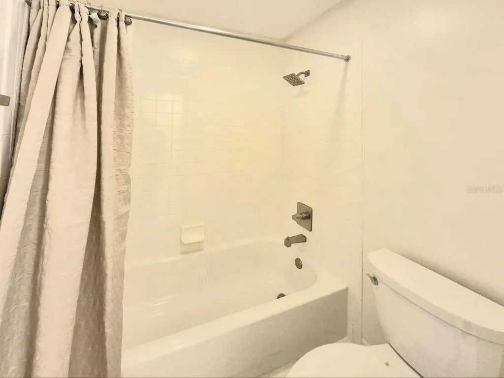 2214 Green Oaks Lane Tampa FL 33612