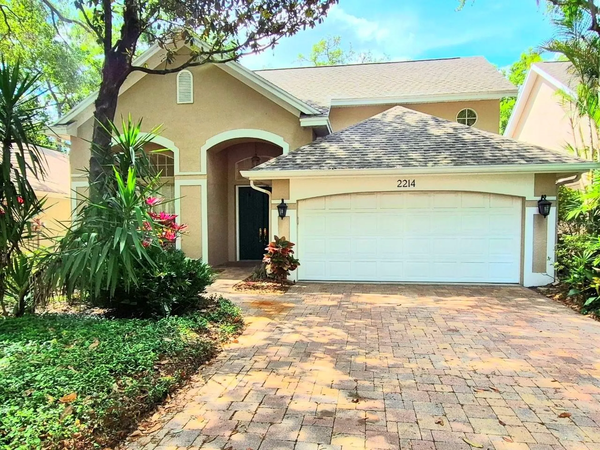 2214 Green Oaks Lane Tampa FL 33612