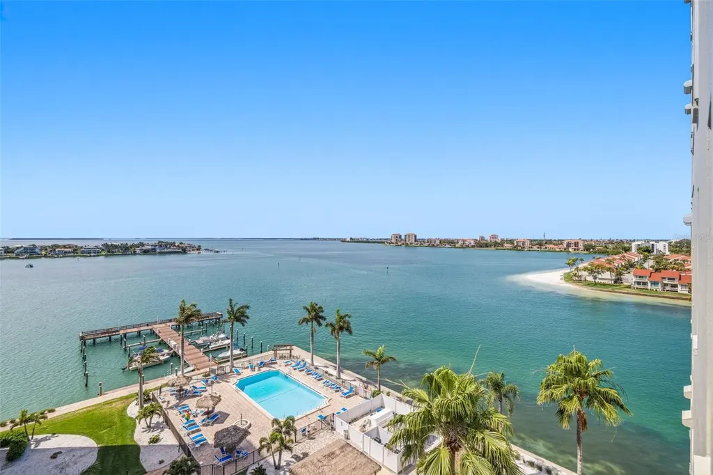 5220 Brittany Dr S St Petersburg FL 33715