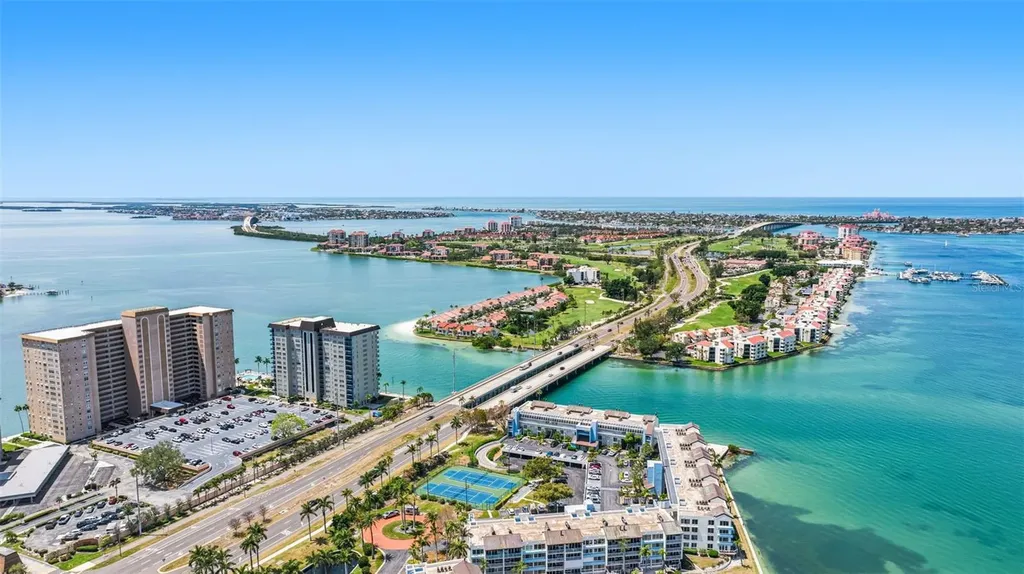 5220 Brittany Dr S St Petersburg FL 33715