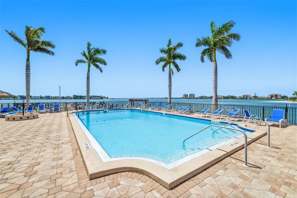 5220 Brittany Dr S St Petersburg FL 33715
