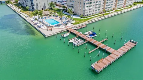 5220 Brittany Dr S St Petersburg FL 33715