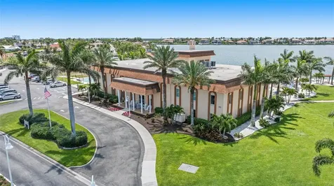 5220 Brittany Dr S St Petersburg FL 33715