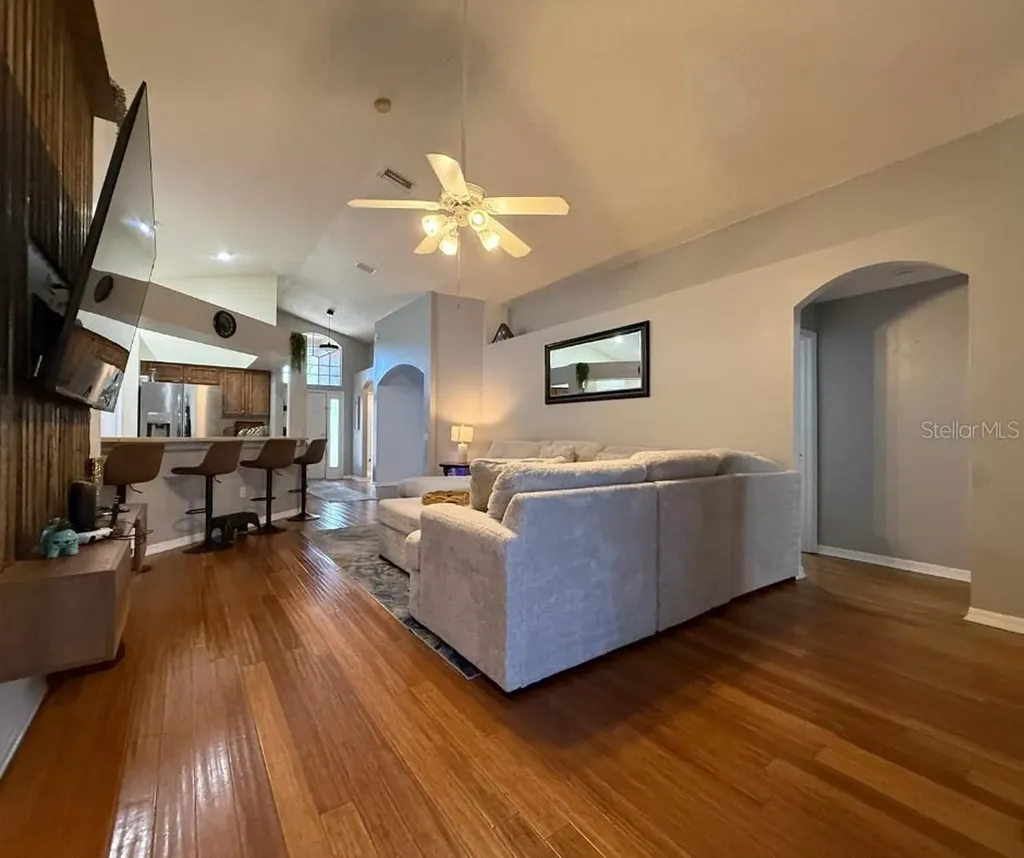 12831 Kings Lake Drive Gibsonton FL 33534