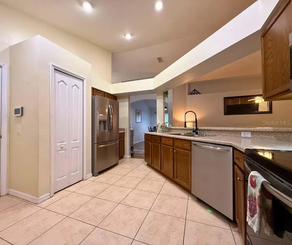 12831 Kings Lake Drive Gibsonton FL 33534