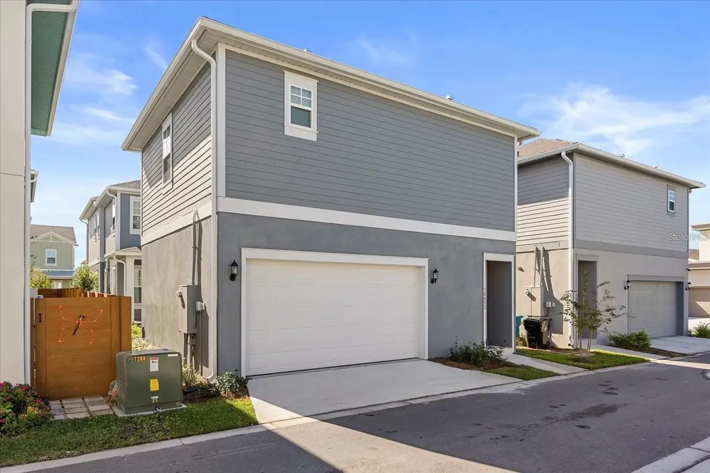 10032 Hulse Alley Orlando FL 32827