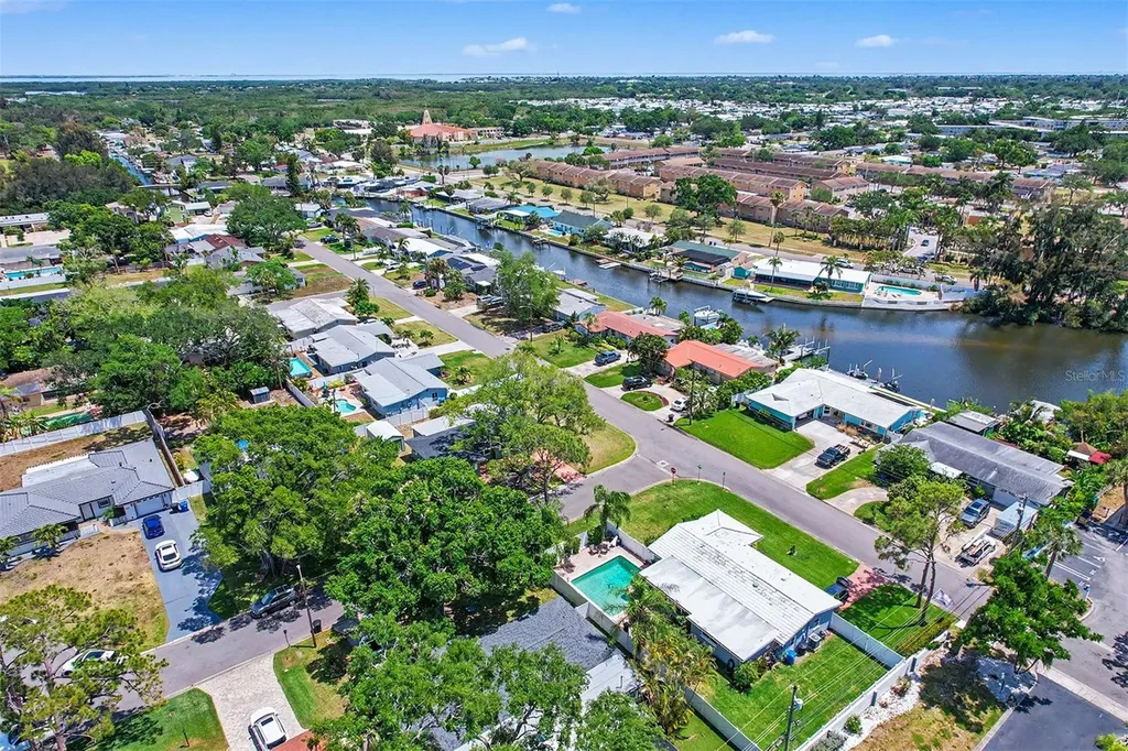 7901 3rd Street N St Petersburg FL 33702