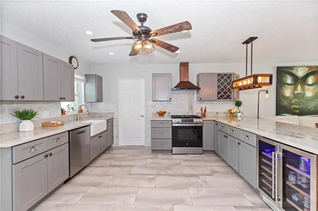 8347 41st Avenue N St Petersburg FL 33709