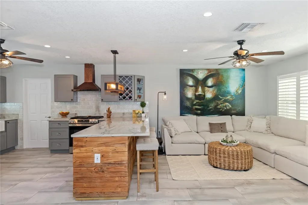 8347 41st Avenue N St Petersburg FL 33709